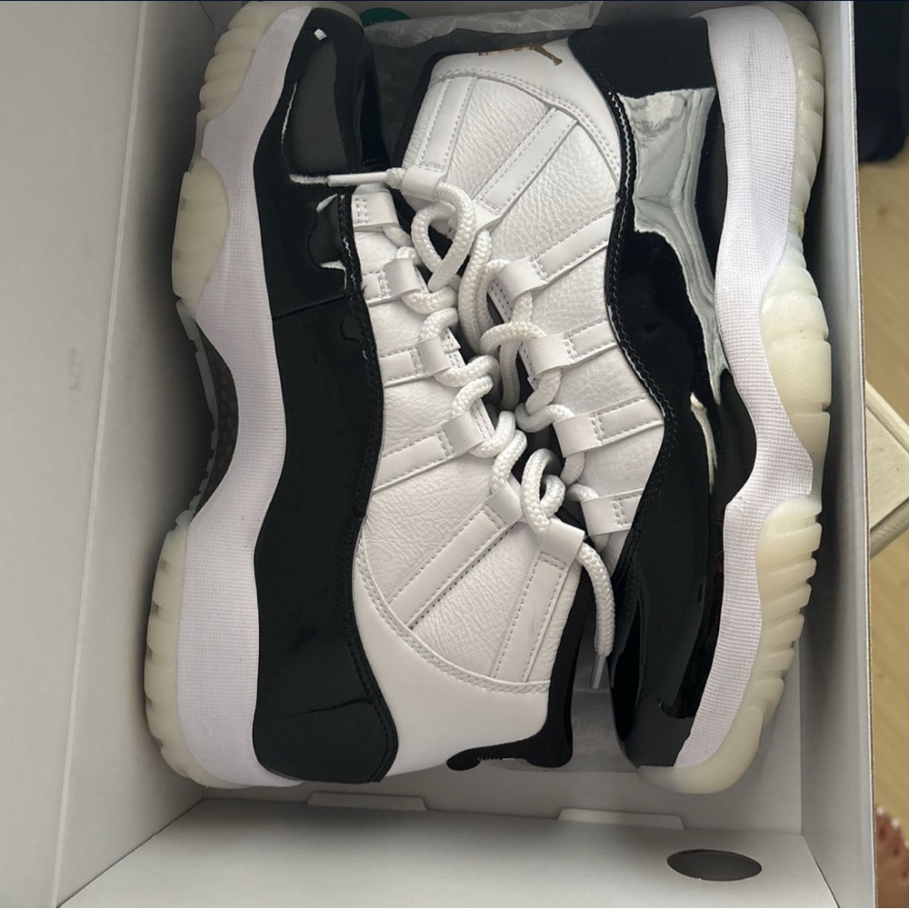 Jordan 11 Gratitude